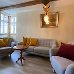 Helene Im Einzeldenkmal - Lange Gasse 29 *