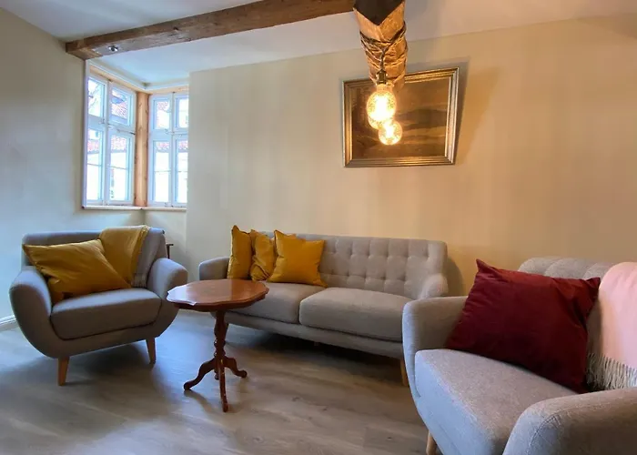 Helene Im Einzeldenkmal - Lange Gasse 29 *