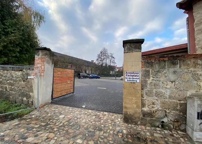 Helene Im Einzeldenkmal - Lange Gasse 29 *